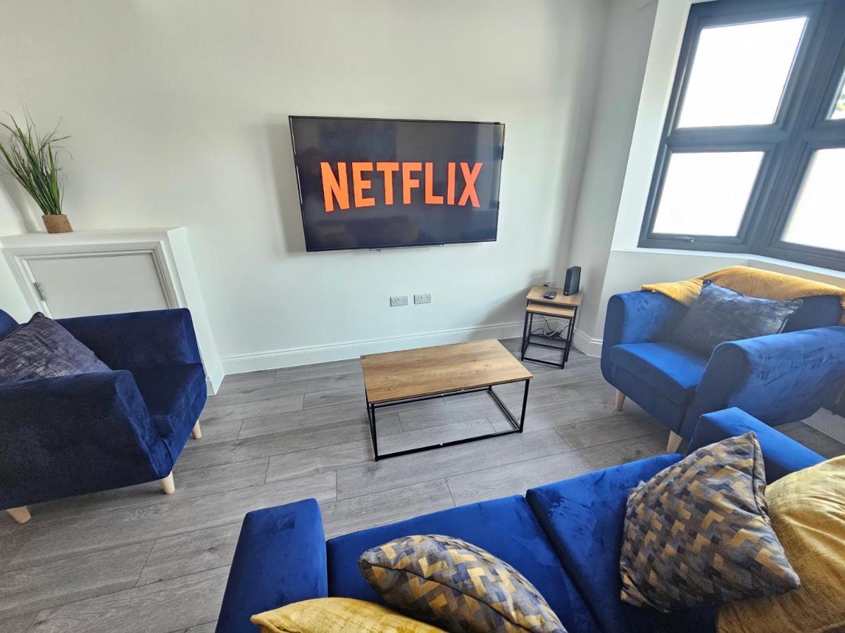 Spacious 4Br House, London, Sleeps 9, Parking Available Exterior foto